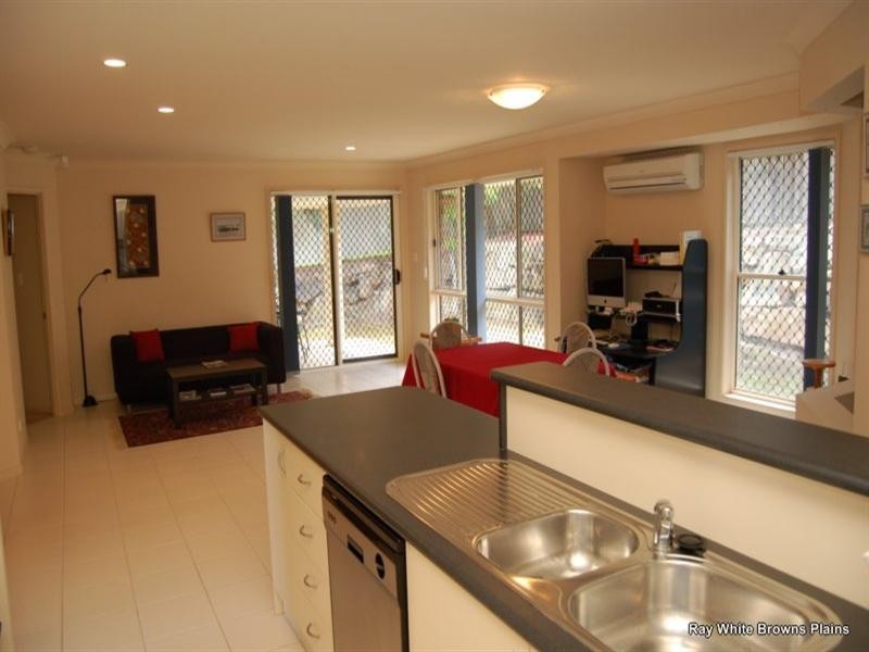 8 Rio Court, Underwood QLD 4119