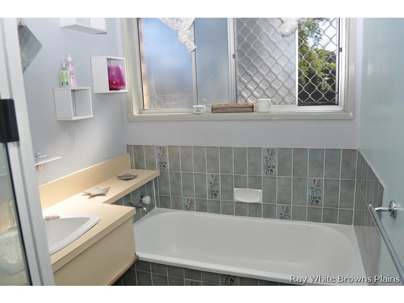 47 Sweetgum Street, Hillcrest QLD 4118