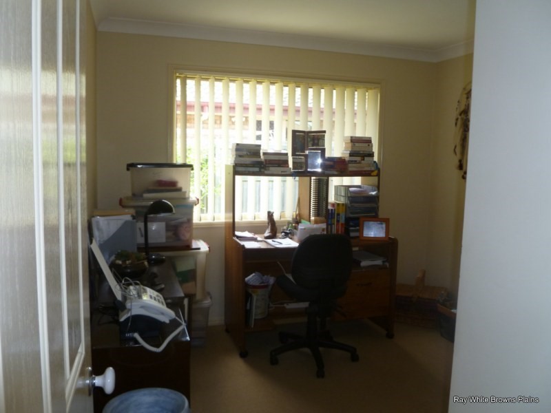 6 Clayton Court, Crestmead QLD 4132