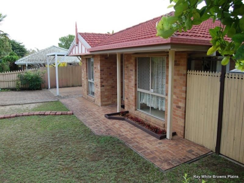 11 Thistle Street, Regents Park QLD 4118