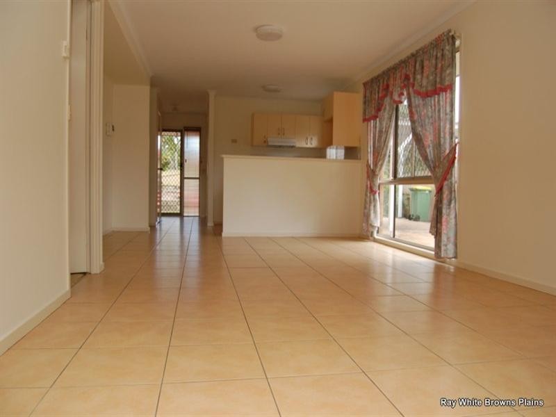 11 Thistle Street, Regents Park QLD 4118