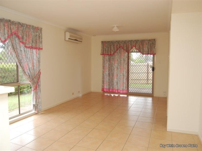 11 Thistle Street, Regents Park QLD 4118