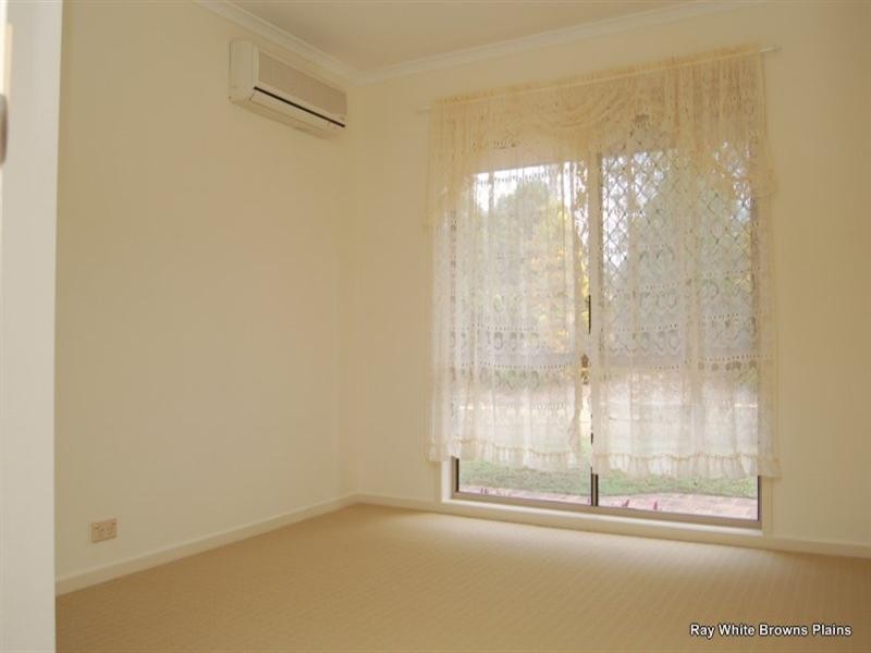 11 Thistle Street, Regents Park QLD 4118