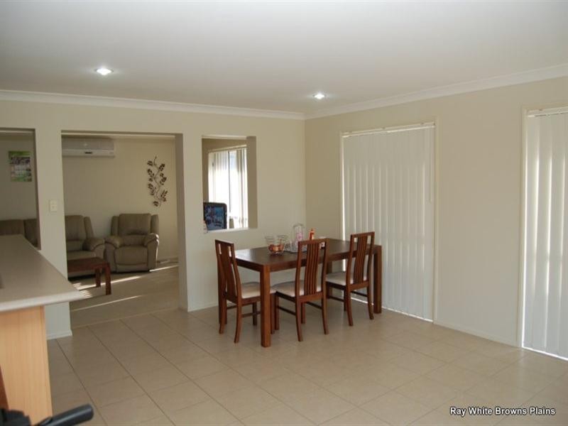 Regents Park QLD 4118