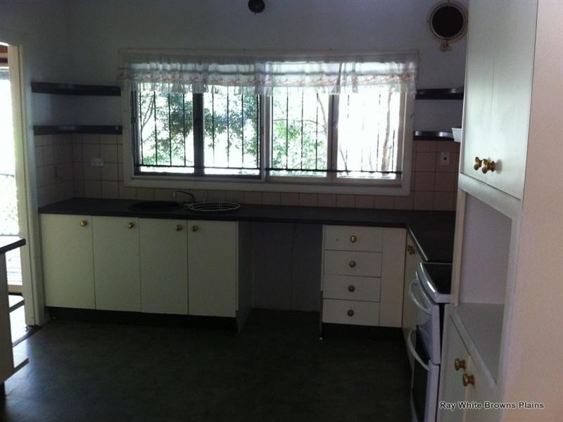 562 Middle Road, Greenbank QLD 4124