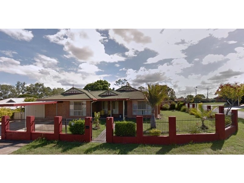 1 Hill End Avenue, Hillcrest QLD 4118