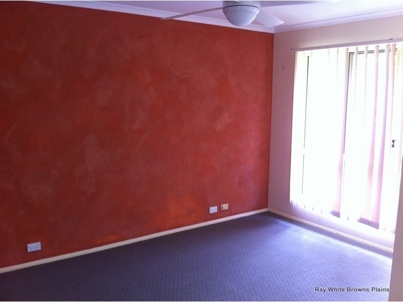 1 Hill End Avenue, Hillcrest QLD 4118