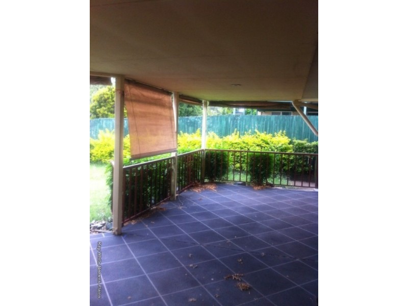 1 Hill End Avenue, Hillcrest QLD 4118