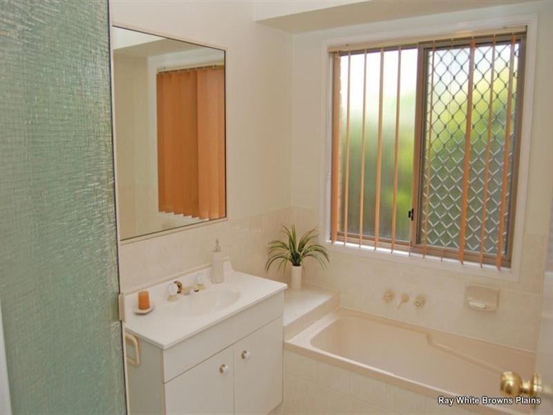 19 Cunningham Drive, Boronia Heights QLD 4124