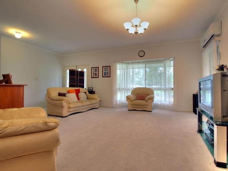 32 Madison Court, Munruben QLD 4125