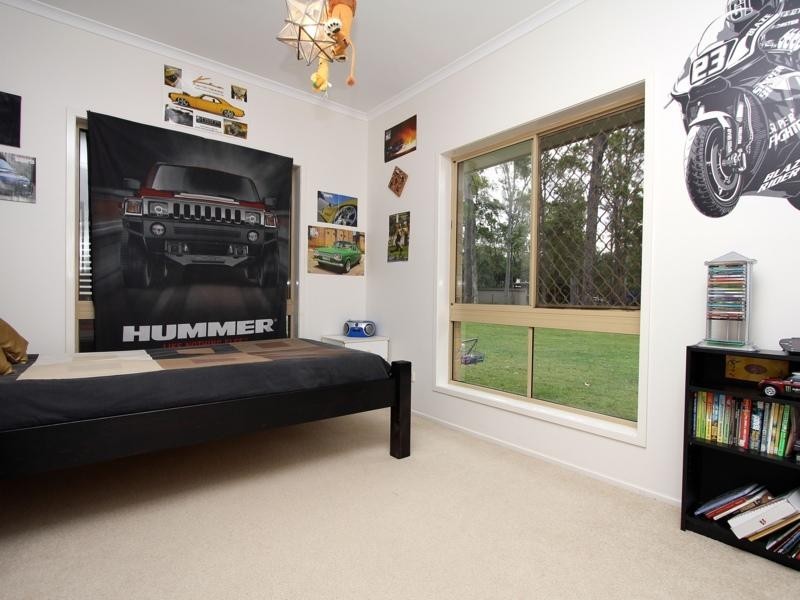 32 Madison Court, Munruben QLD 4125