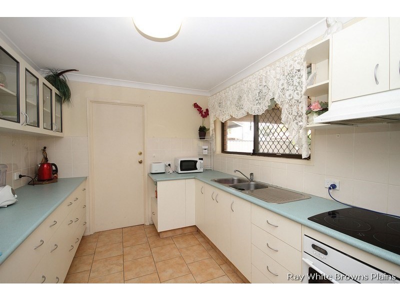 9 Pavon Street, Regents Park QLD 4118