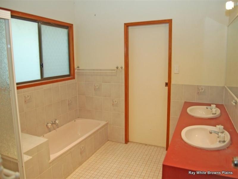 2 Lance Road, Greenbank QLD 4124