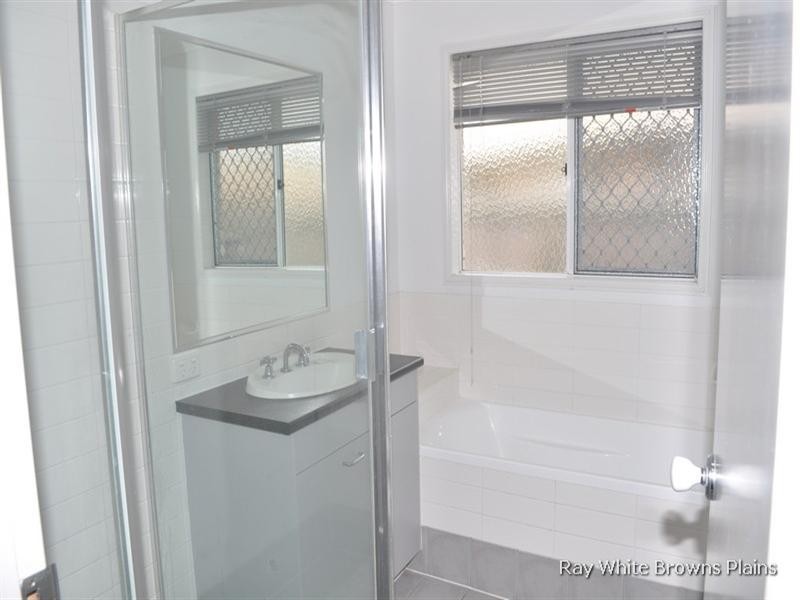 11 Lake Borumba Street, Logan Reserve QLD 4133