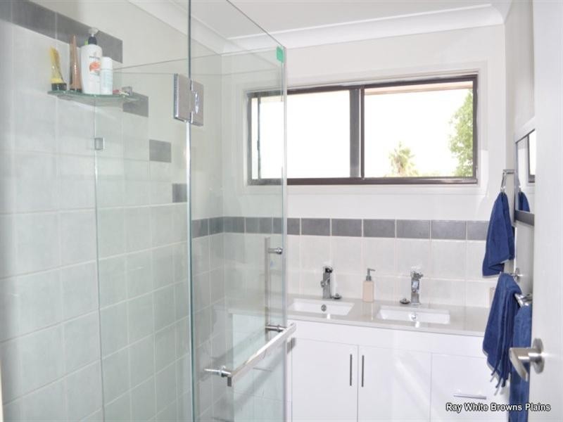 4 Pinewood Street, Crestmead QLD 4132