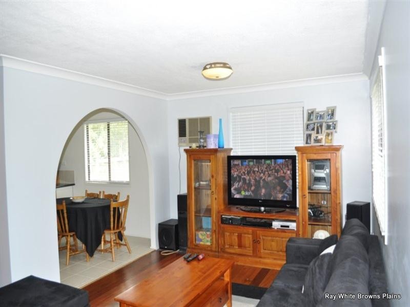 4 Pinewood Street, Crestmead QLD 4132