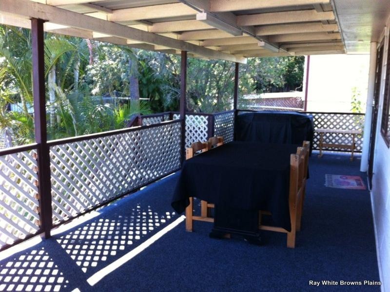 4 Pinewood Street, Crestmead QLD 4132