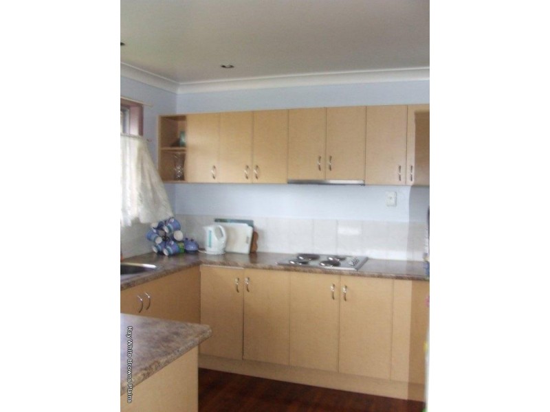 11 Seaton Street, Hillcrest QLD 4118