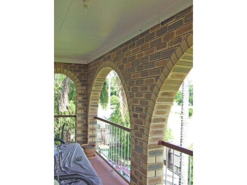 11 Seaton Street, Hillcrest QLD 4118