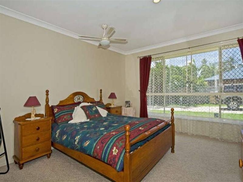 4 Petrel Place, Jacobs Well QLD 4208