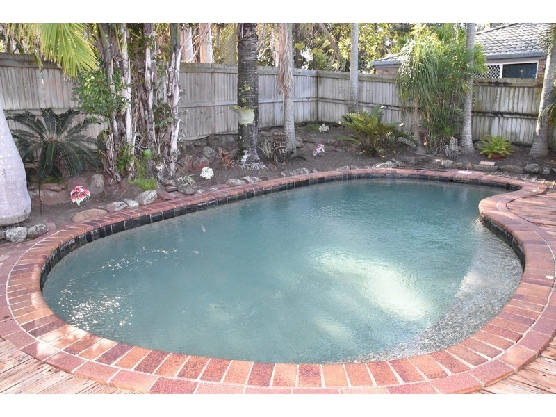 25 Redgum Drive, Regents Park QLD 4118