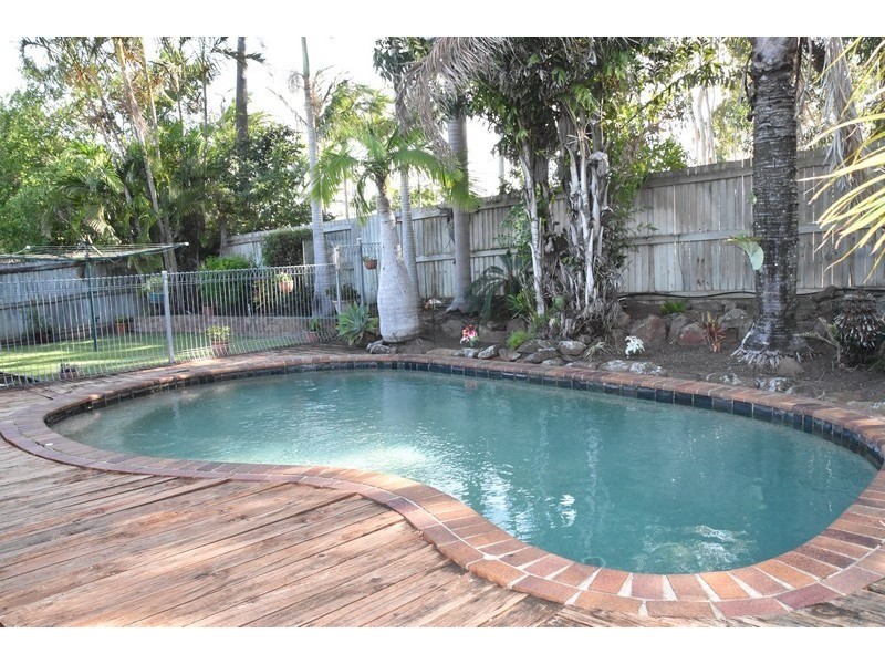 25 Redgum Drive, Regents Park QLD 4118