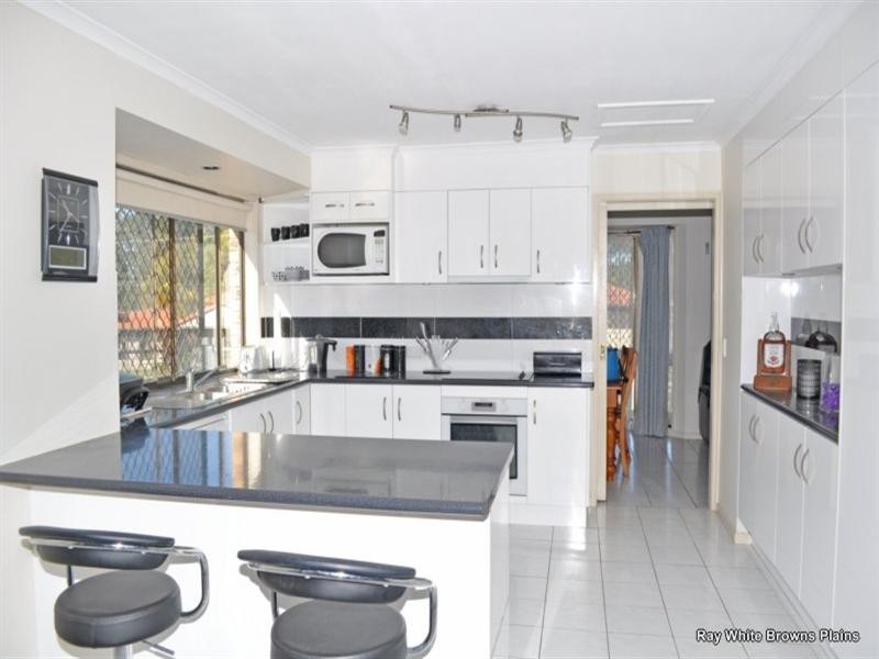 21 Owens Crescent, Regents Park QLD 4118
