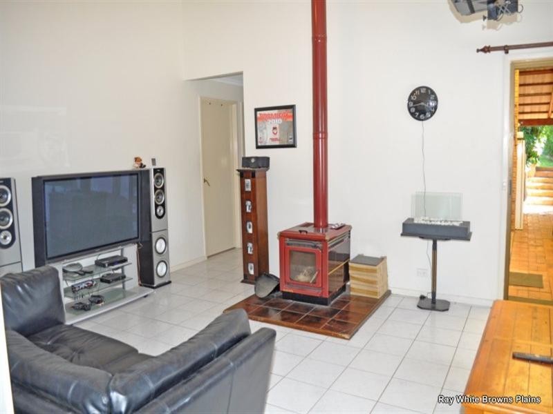 21 Owens Crescent, Regents Park QLD 4118