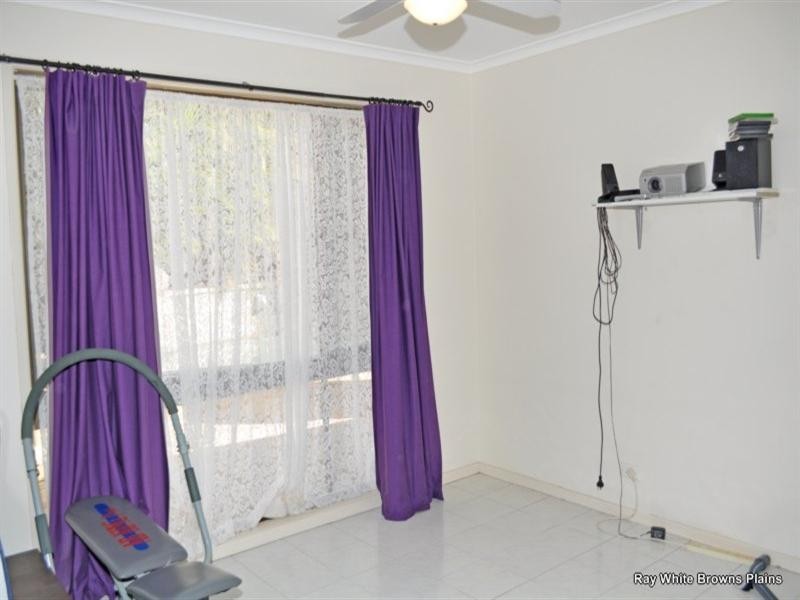 21 Owens Crescent, Regents Park QLD 4118