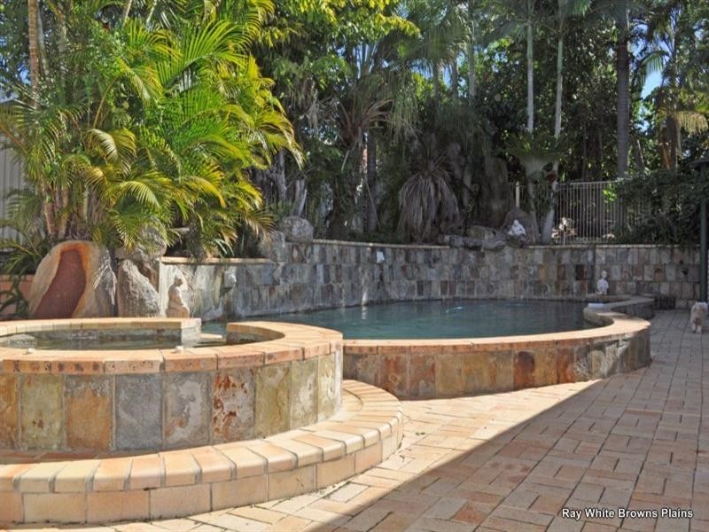 21 Owens Crescent, Regents Park QLD 4118