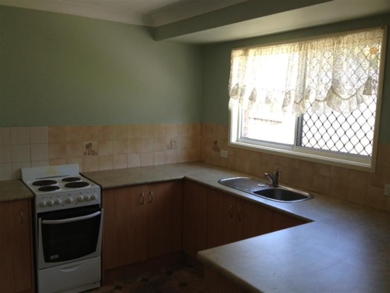 12 Regency Drive, Regents Park QLD 4118