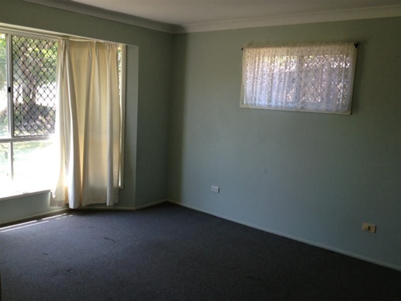 12 Regency Drive, Regents Park QLD 4118