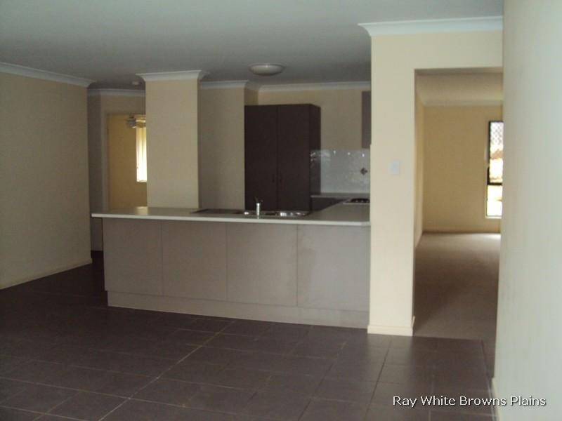 8 Adab Close, Boronia Heights QLD 4124