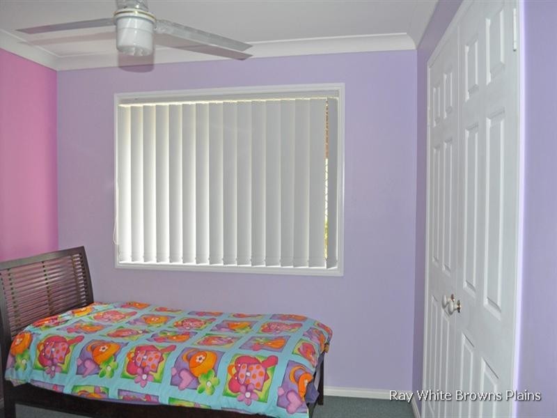 16 Hillview Drive, Hillcrest QLD 4118