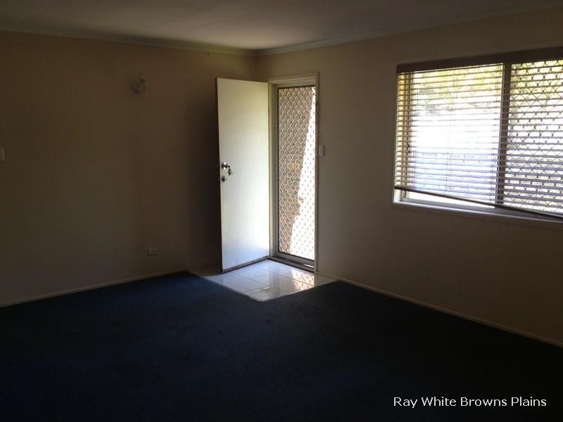 73 Radiata Street, Hillcrest QLD 4118