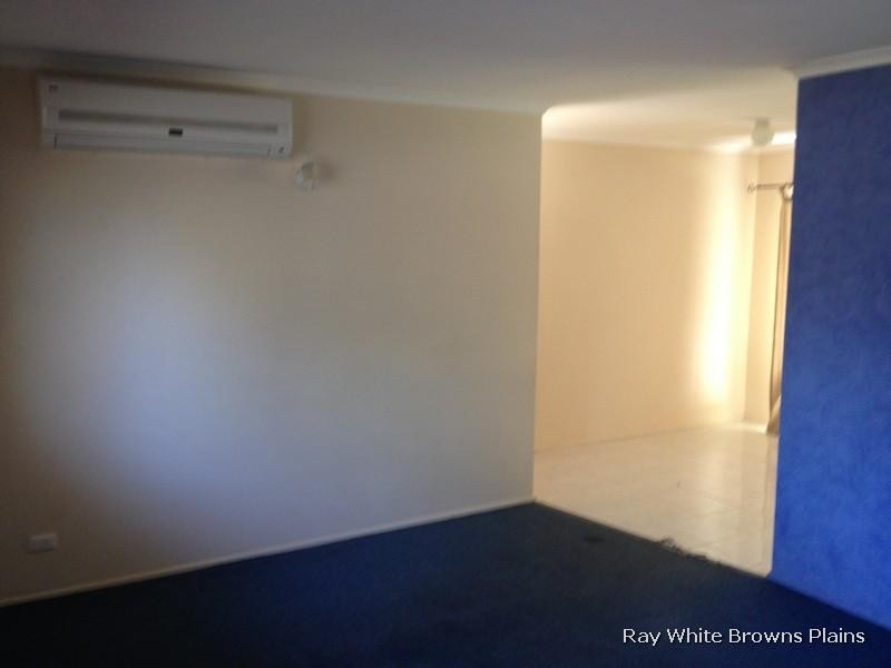 73 Radiata Street, Hillcrest QLD 4118