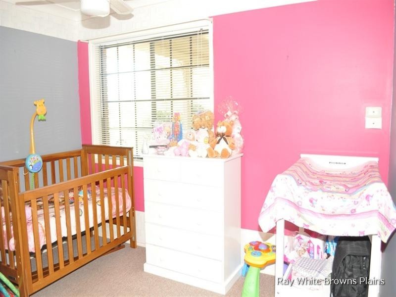 17 Volant Street, Regents Park QLD 4118