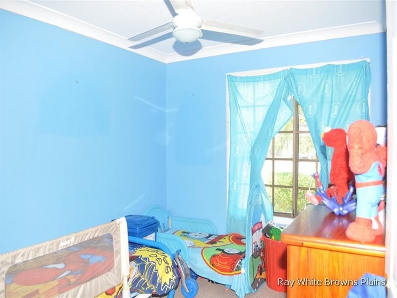 17 Volant Street, Regents Park QLD 4118