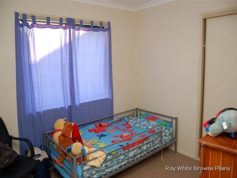 10 Craig Street, Crestmead QLD 4132