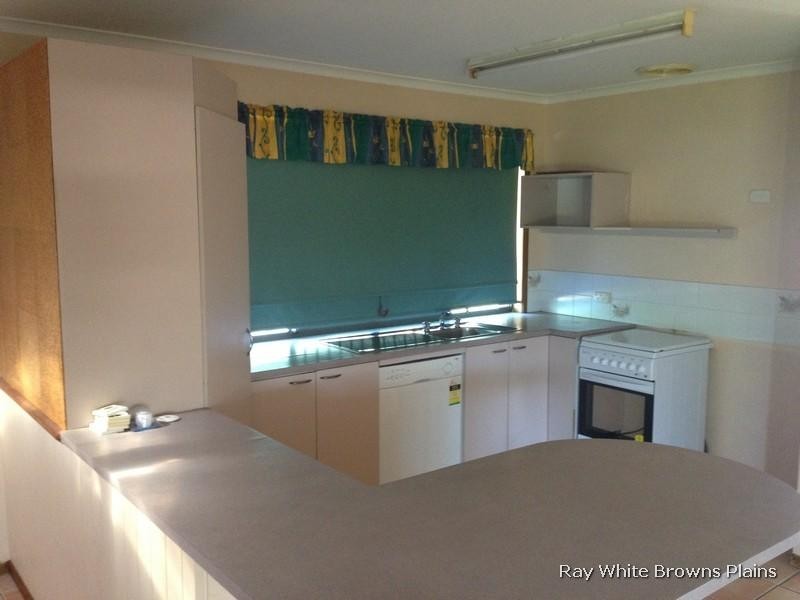 16 Grecian Street, Regents Park QLD 4118