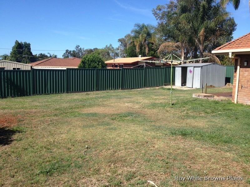 16 Grecian Street, Regents Park QLD 4118