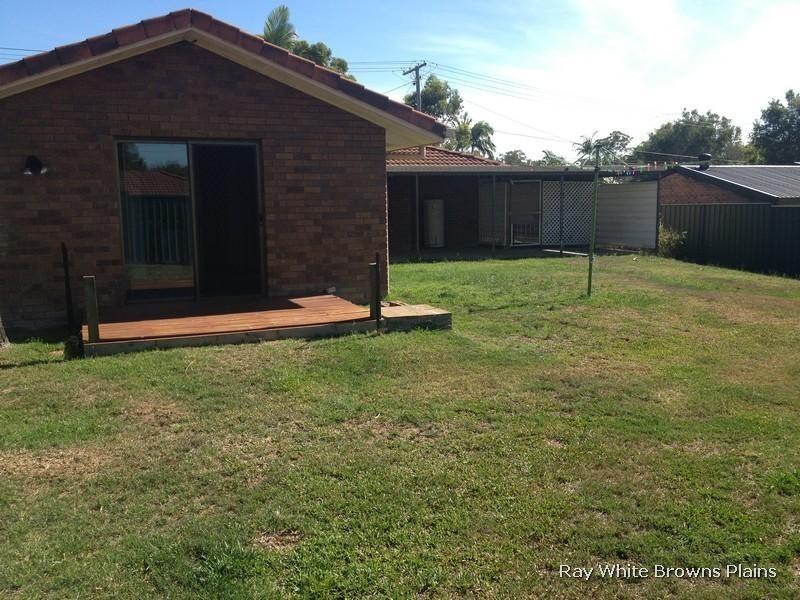 16 Grecian Street, Regents Park QLD 4118