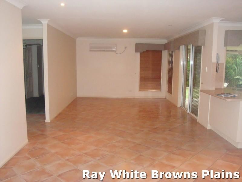 53 Bushland Drive, Regents Park QLD 4118