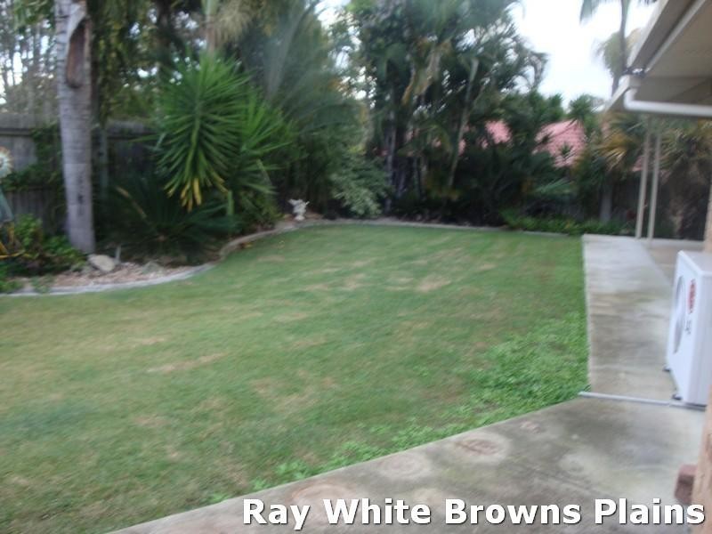 53 Bushland Drive, Regents Park QLD 4118