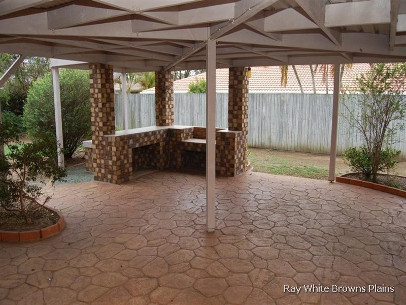 3 Aronia Court, Regents Park QLD 4118