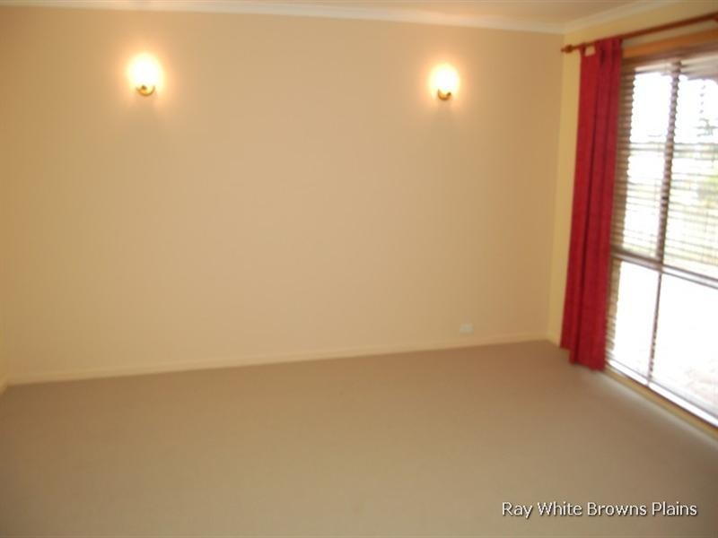 3 Aronia Court, Regents Park QLD 4118