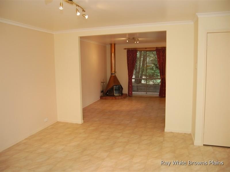 3 Aronia Court, Regents Park QLD 4118