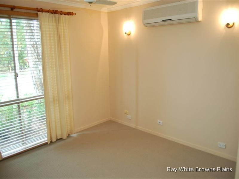 3 Aronia Court, Regents Park QLD 4118