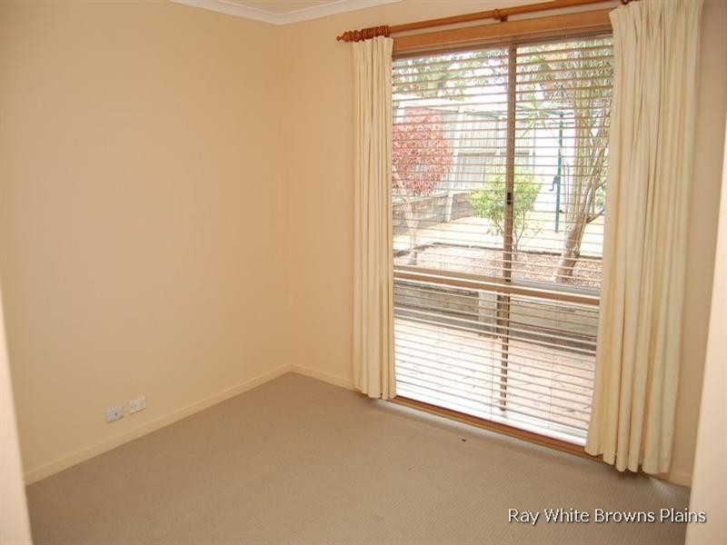 3 Aronia Court, Regents Park QLD 4118