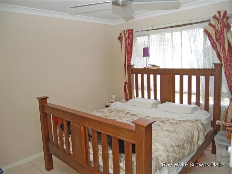 5 Trephina Close, Riverhills QLD 4074